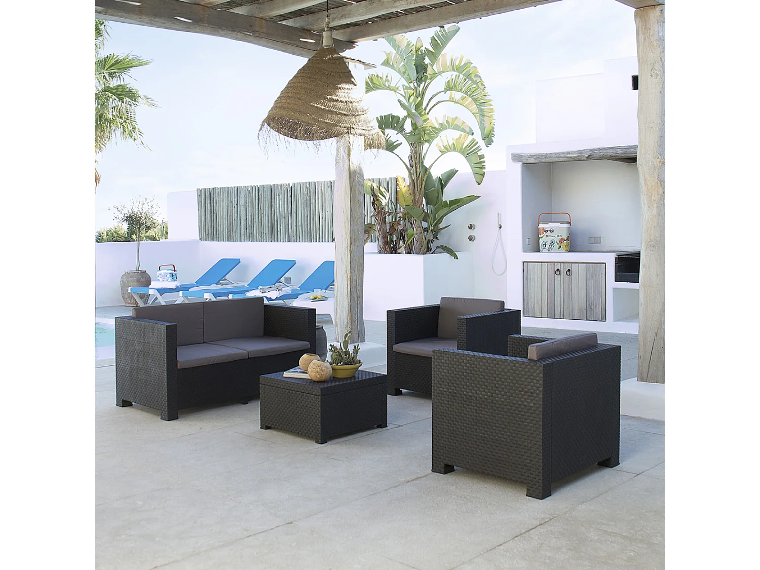 Conjunto de jardim 4 lugares em resina entrançada cinza com mesa e baú de arrumação - Confortável e resistente