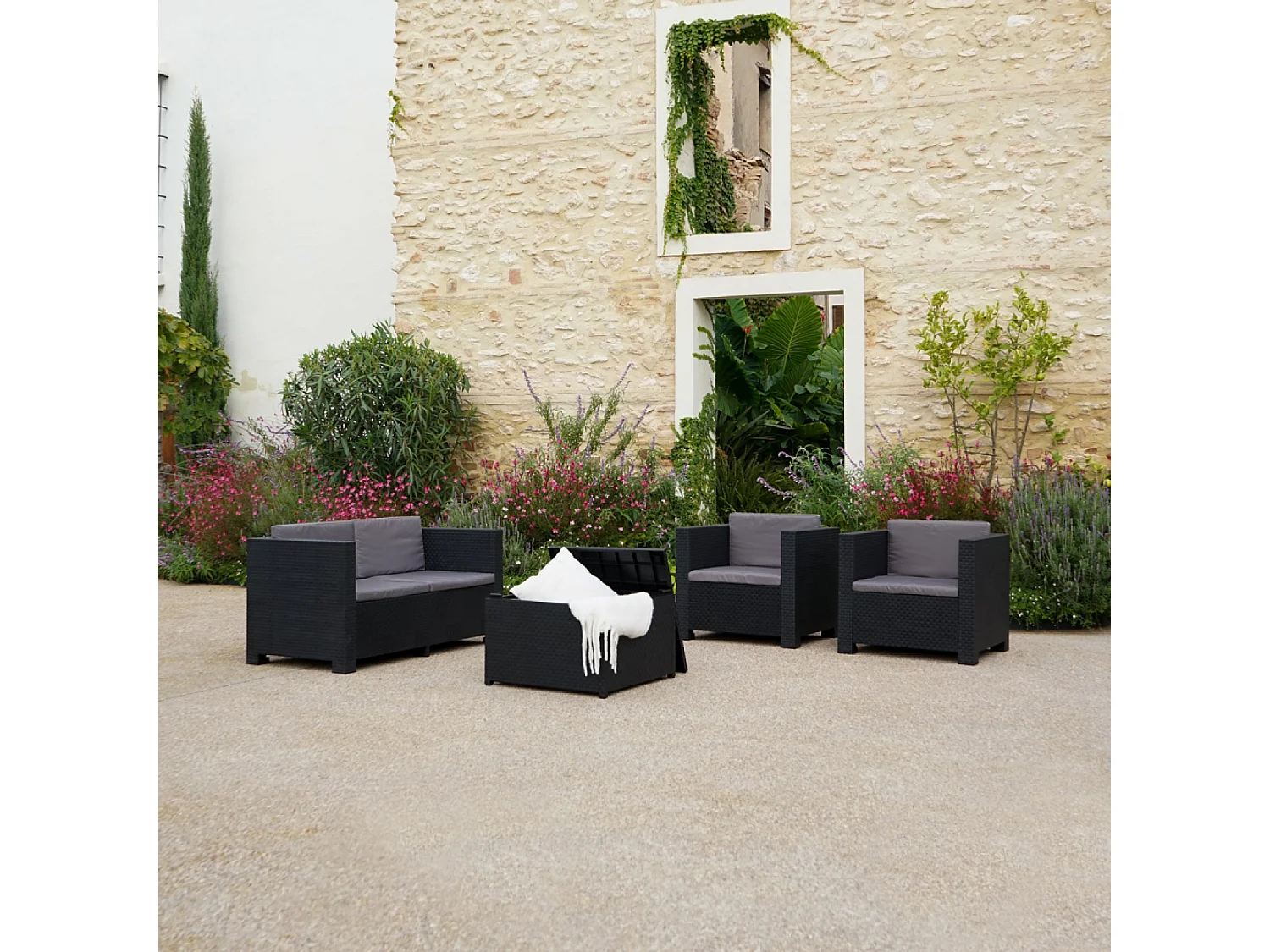 Conjunto de jardim 4 lugares em resina entrançada cinza com mesa e baú de arrumação - Confortável e resistente