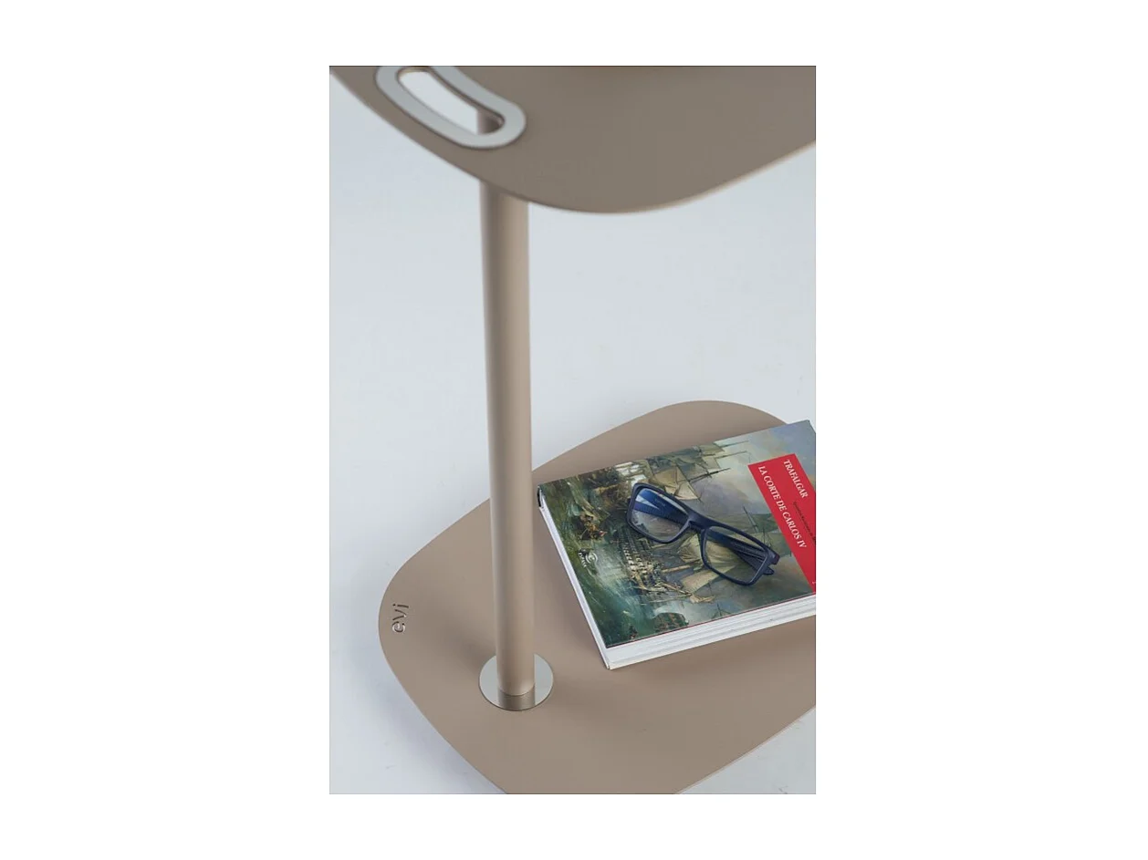 Table d'appoint à roulettes EVI : design scandinave, robuste, pratique et fonctionnelle