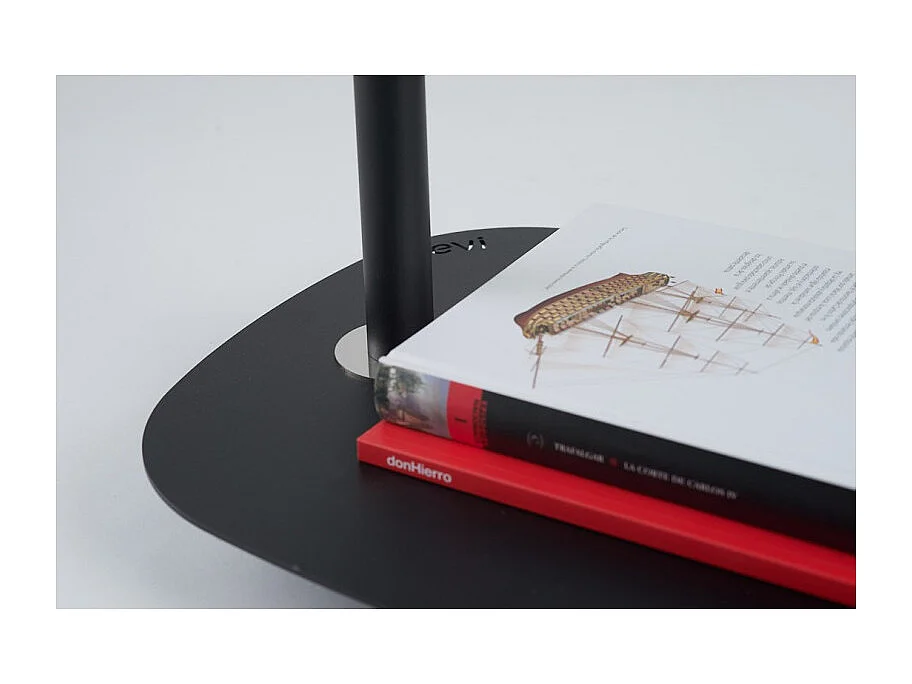 Table d'appoint à roulettes EVI - design scandinave, compacte, pratique et fonctionnelle