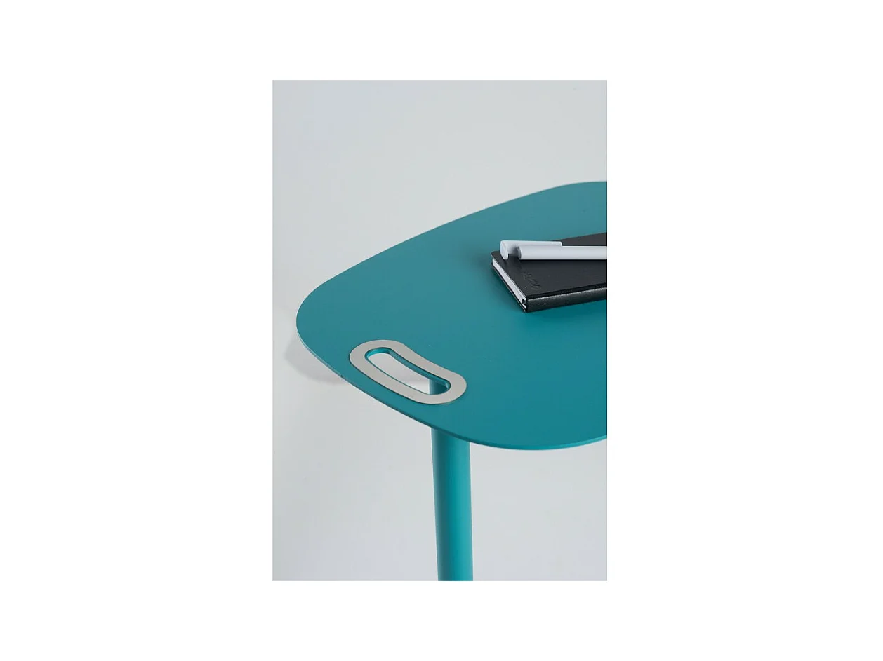 Table d'appoint à roulettes EVI : design scandinave, robuste, pratique et fonctionnelle