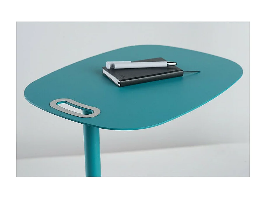 Table d'appoint à roulettes EVI : design scandinave, robuste, pratique et fonctionnelle