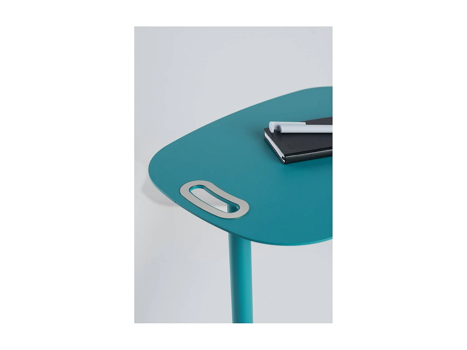 Tavolino con ruote EVI - design scandinavo, compatto, pratico e funzionale