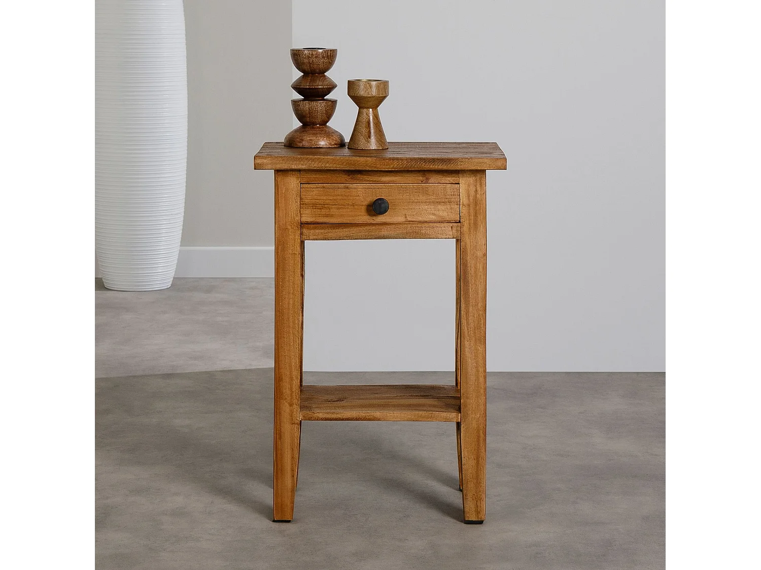 Table d'appoint BOSSONS H 51 cm  en acajou de coloris rustique, petit meuble avec 1 tiroir et 1 étagère