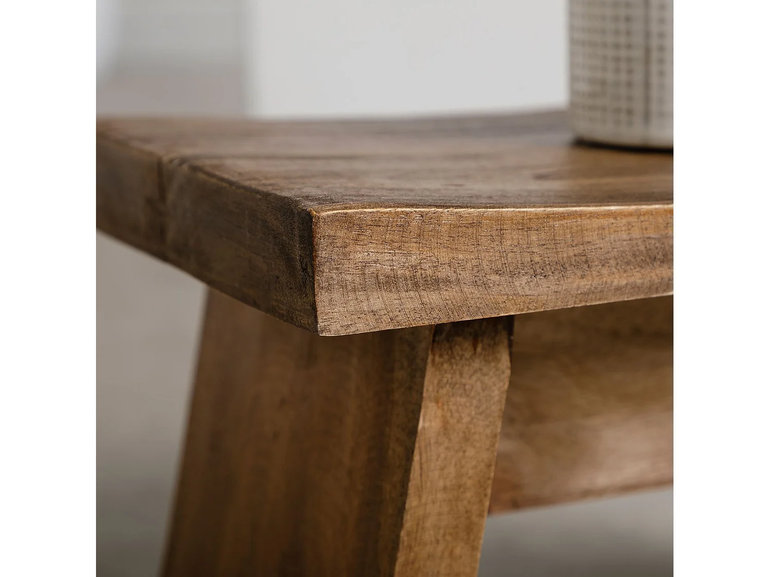 Tabouret bas FLORESTA H 18 cm en acajou de coloris rustique, petit tabouret décoratif rectangulaire