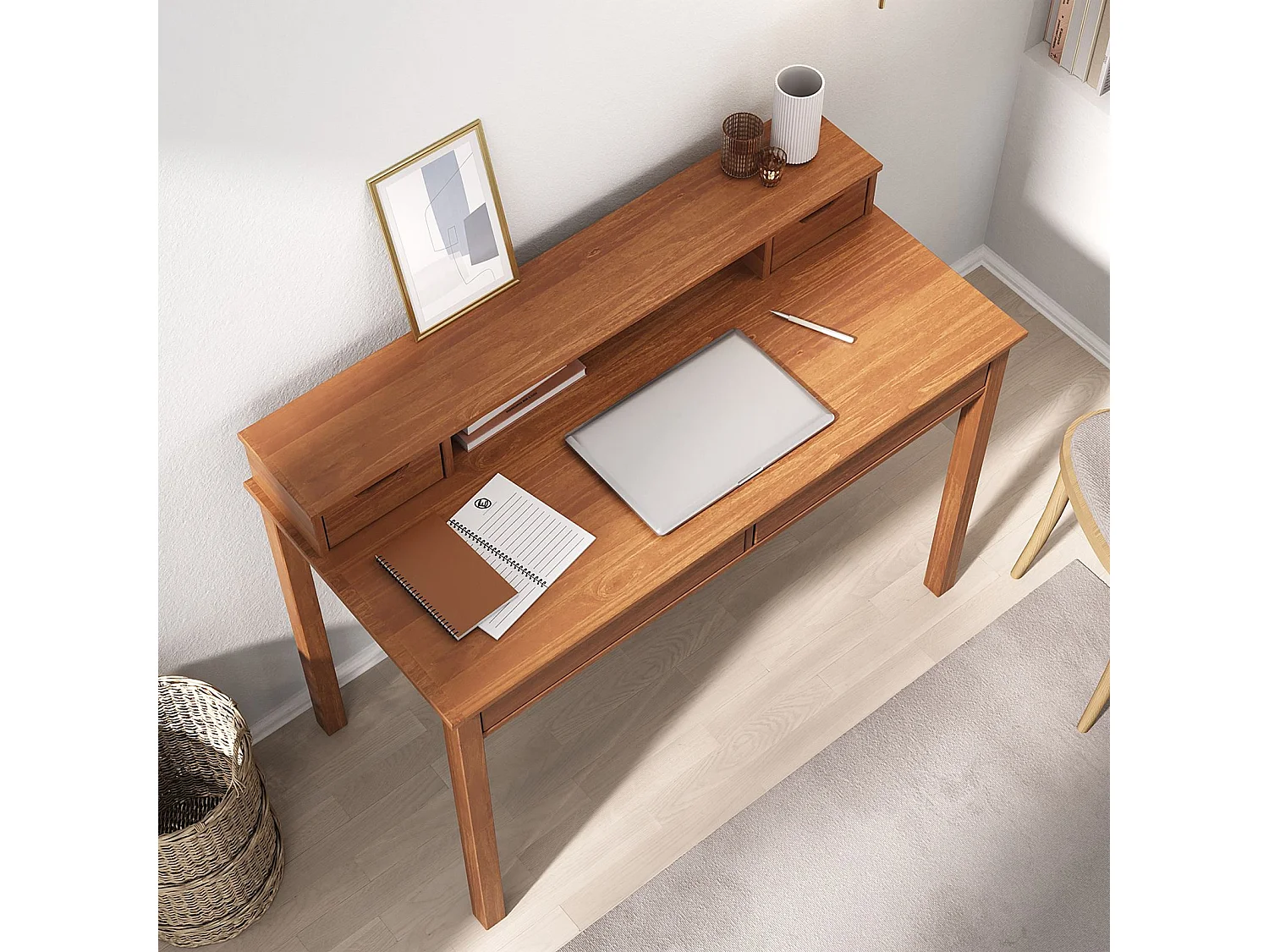 Bureau RAUL L 114 cm en bois massif coloris châtaignier avec quatre tiroirs et une niche réhausse écran intégrée