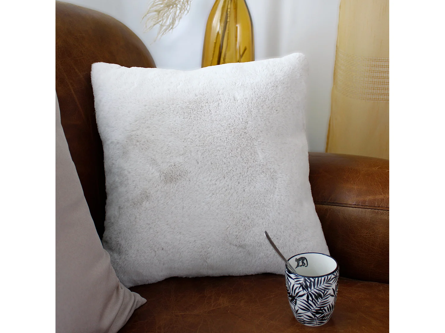 Lot de 2 coussins carré, fausse fourrure recto verso, 40x40cm, blanc, Collection Rabbit