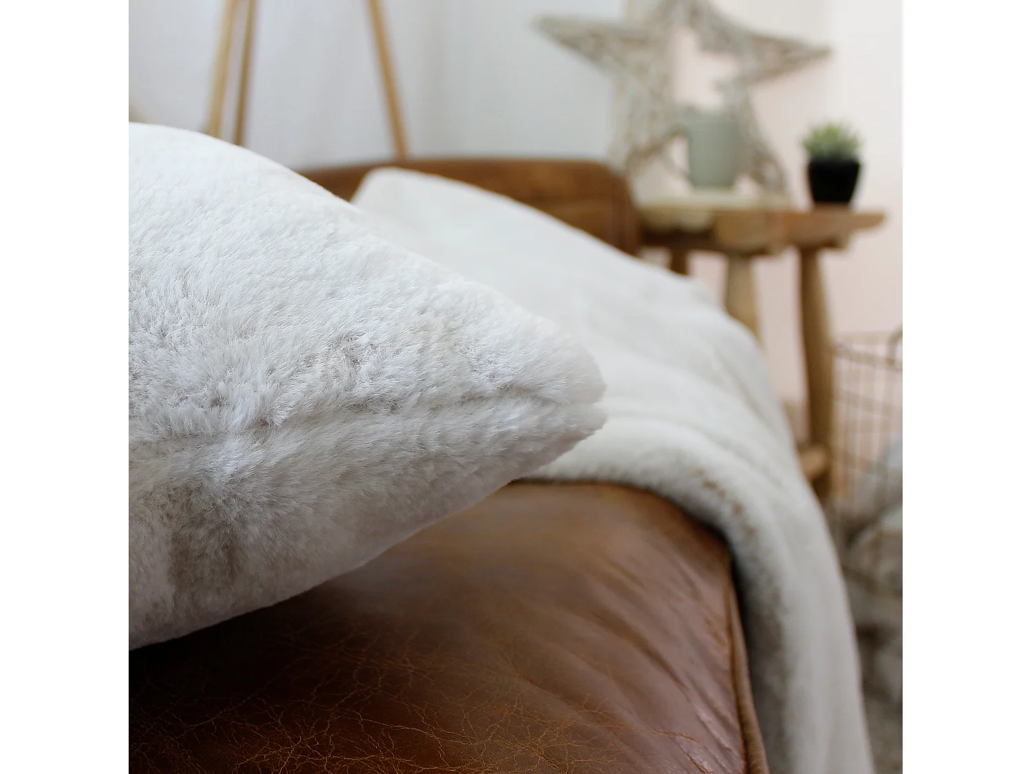 Lot de 2 coussins carré, fausse fourrure recto verso, 40x40cm, blanc, Collection Rabbit