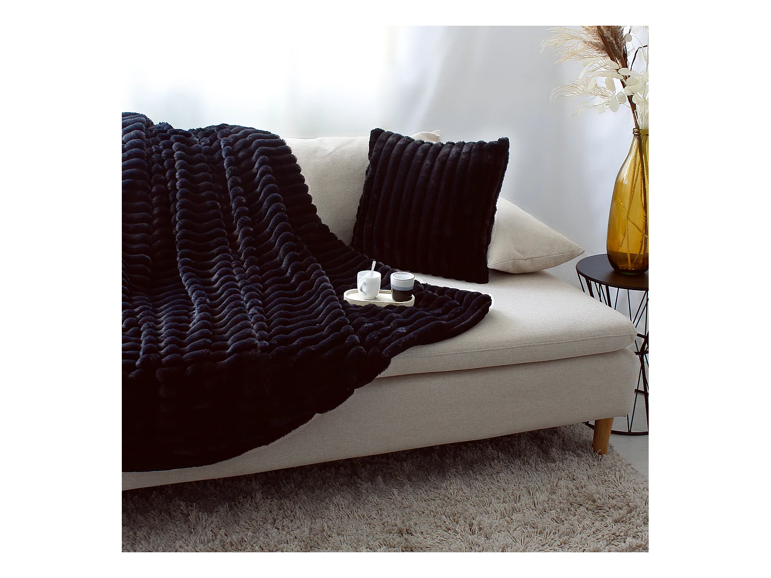 Lot de 2 coussins carré, fausse fourrure côtelée, 40x40cm, noir, collection Matisse