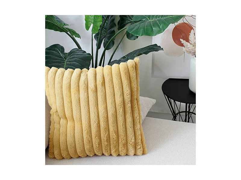 Lot de 2 coussins carré, fausse fourrure côtelée, 40x40cm, jaune ocre, collection Matisse