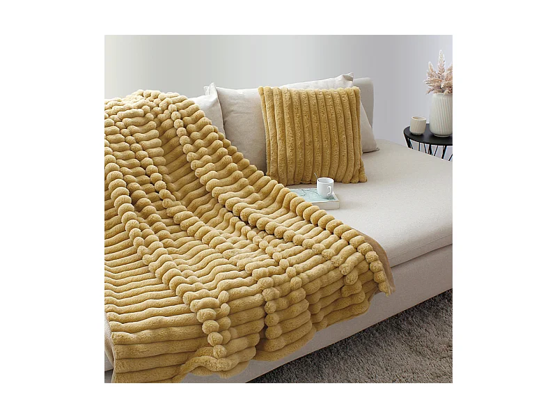 Lot de 2 coussins carré, fausse fourrure côtelée, 40x40cm, jaune ocre, collection Matisse