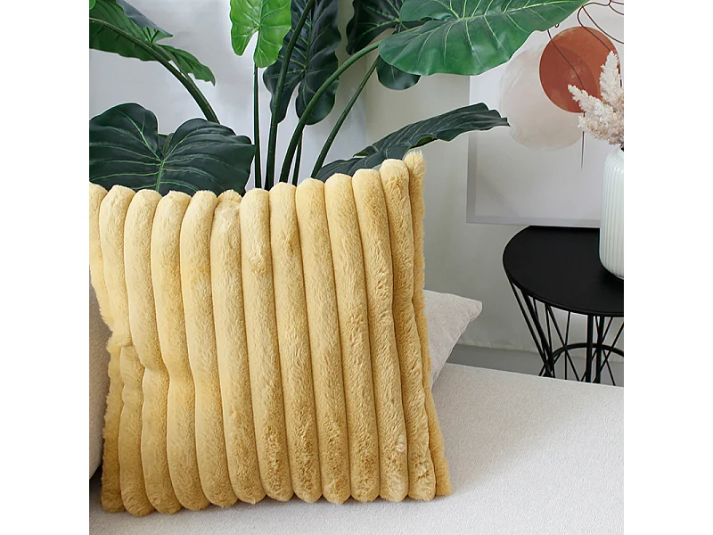 Lot de 2 coussins carré, fausse fourrure côtelée, 40x40cm, jaune ocre, collection Matisse