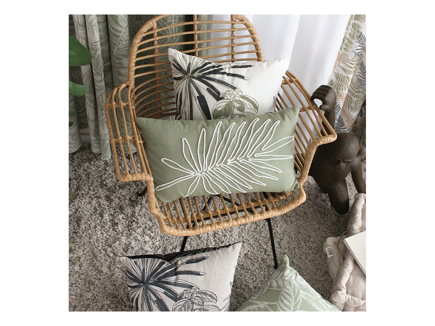 Lot de 2 Coussins déhoussables, rectangulaire 30x50cm, Olive, Broderie feuille Ecru, Collection Mambo