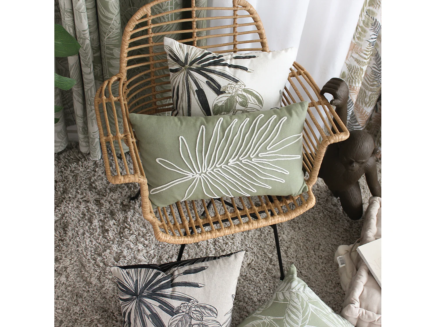 Lot de 2 Coussins déhoussables, rectangulaire 30x50cm, Olive, Broderie feuille Ecru, Collection Mambo, CMADECO - Vert