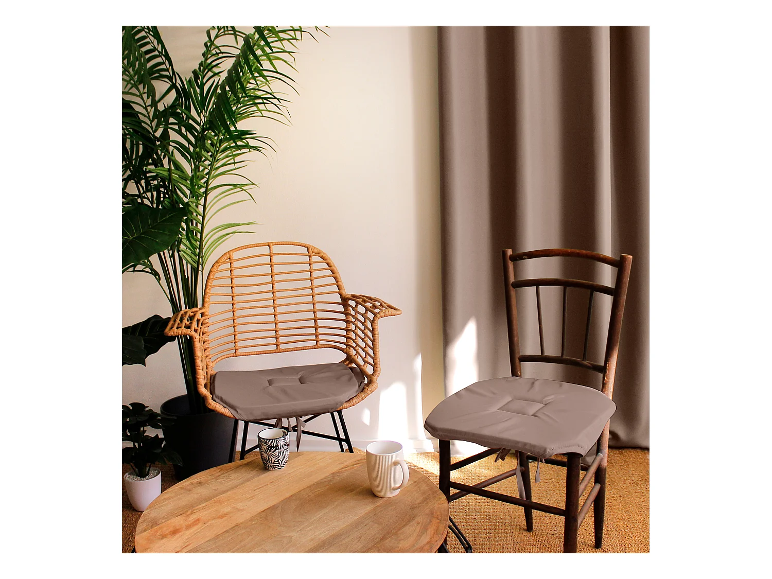 Lot de 4 galettes de chaise à rabat, 40x40 cm, marron vison, nouettes, 100% polyester certifié oeko-tex, collection Basic