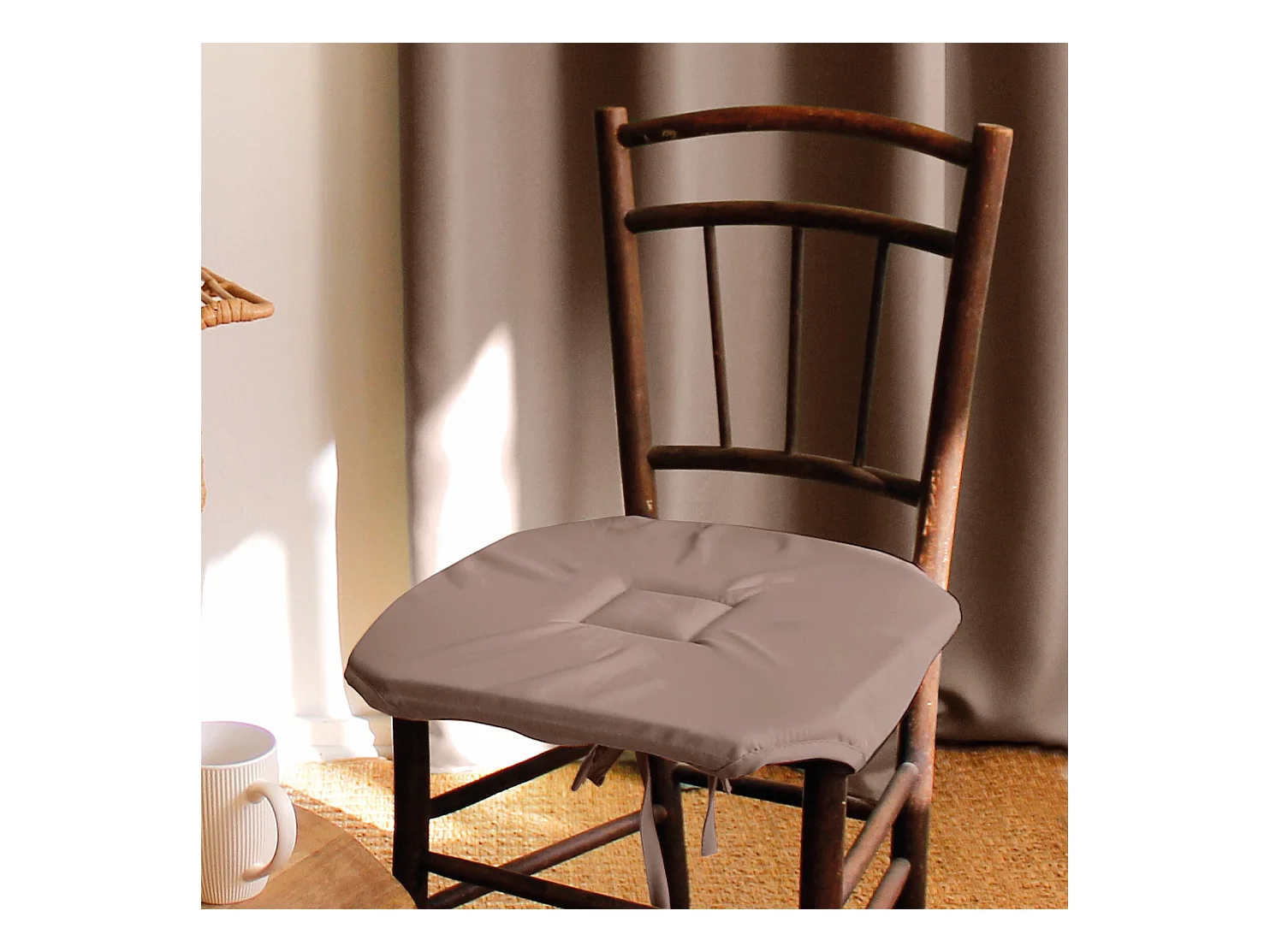 Lot de 4 galettes de chaise à rabat, 40x40 cm, marron vison, nouettes, 100% polyester certifié oeko-tex, collection Basic