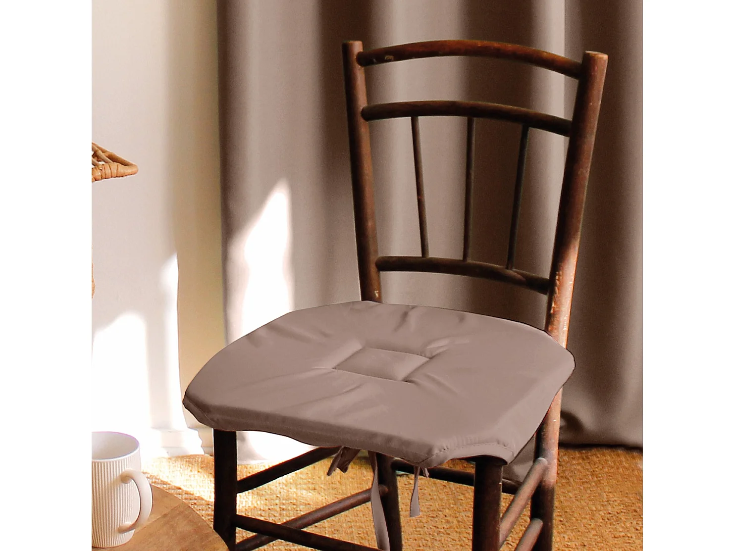 Lot de 4 galettes de chaise à rabat, 40x40 cm, marron vison, nouettes, 100% polyester certifié oeko-tex, collection Basic