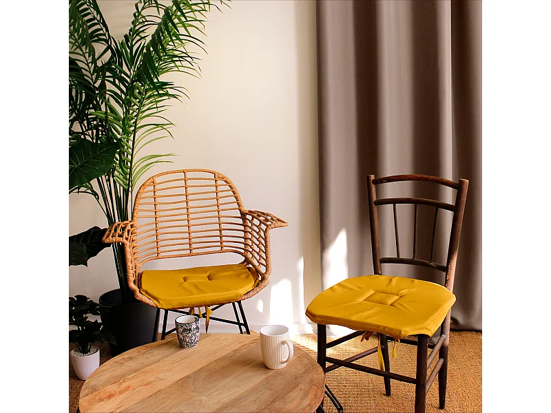 Lot de 4 galettes de chaise à rabat, 40x40 cm, jaune moutarde, avec nouettes, 100% polyester certifié oeko-tex, collection Basic