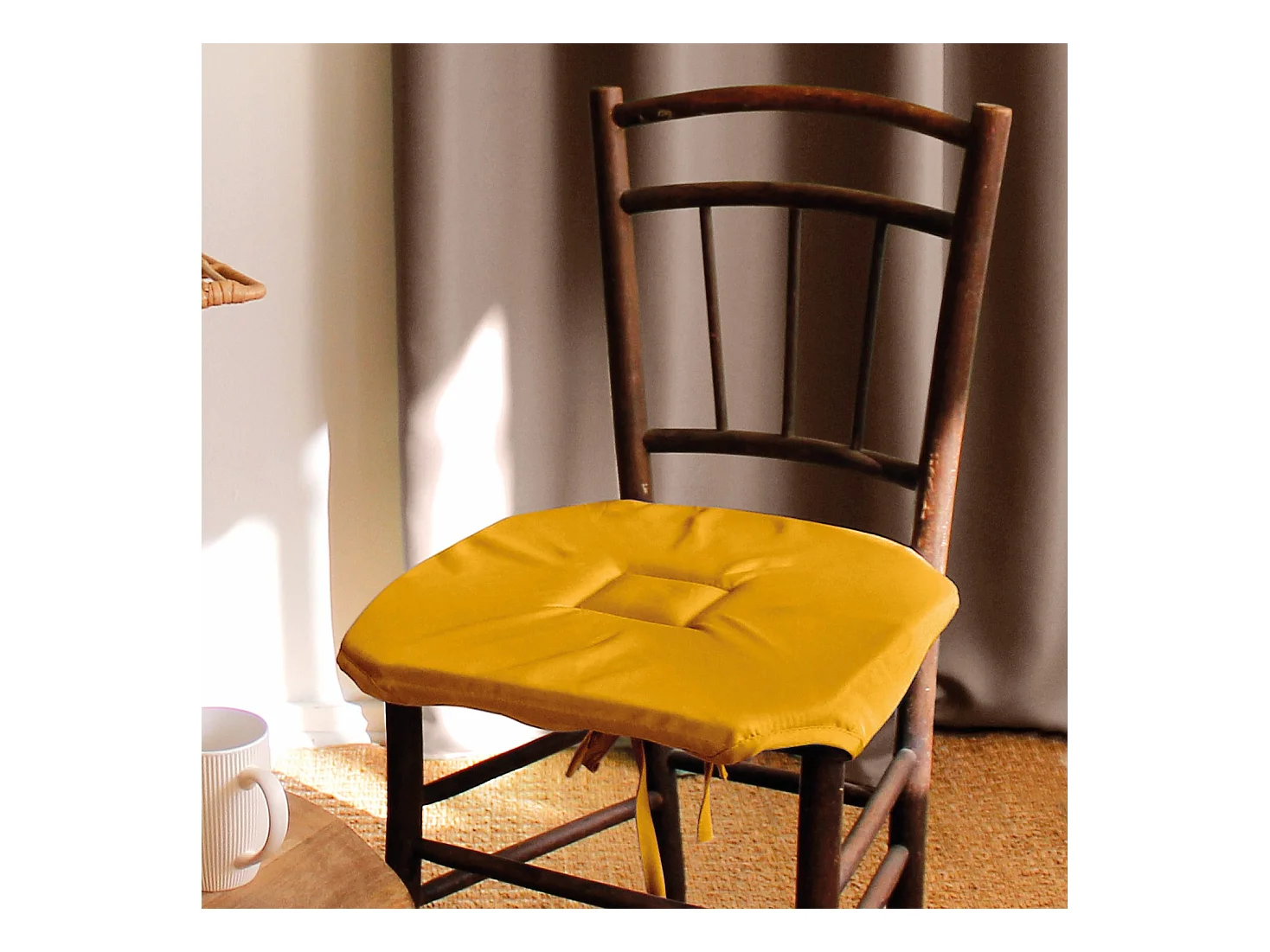 Lot de 4 galettes de chaise à rabat, 40x40 cm, jaune moutarde, avec nouettes, 100% polyester certifié oeko-tex, collection Basic