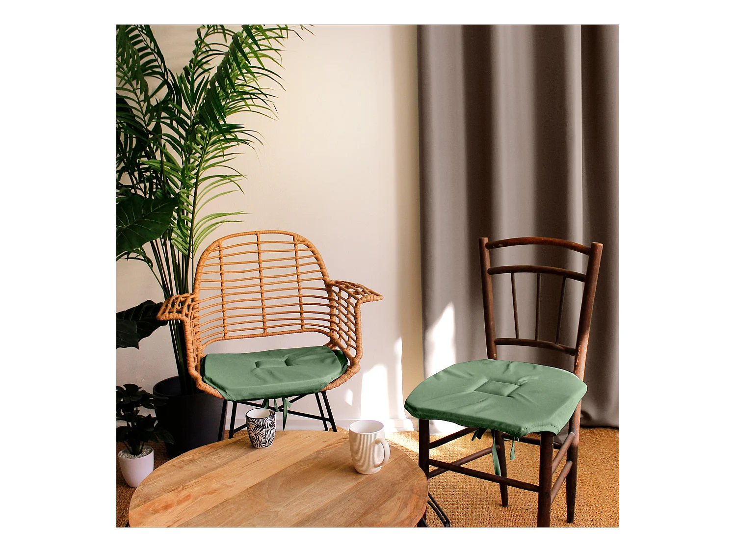 Lot de 4 galettes de chaise à rabat, 40x40 cm, vert argile, nouettes, 100% polyester certifié oeko-tex, collection Basic