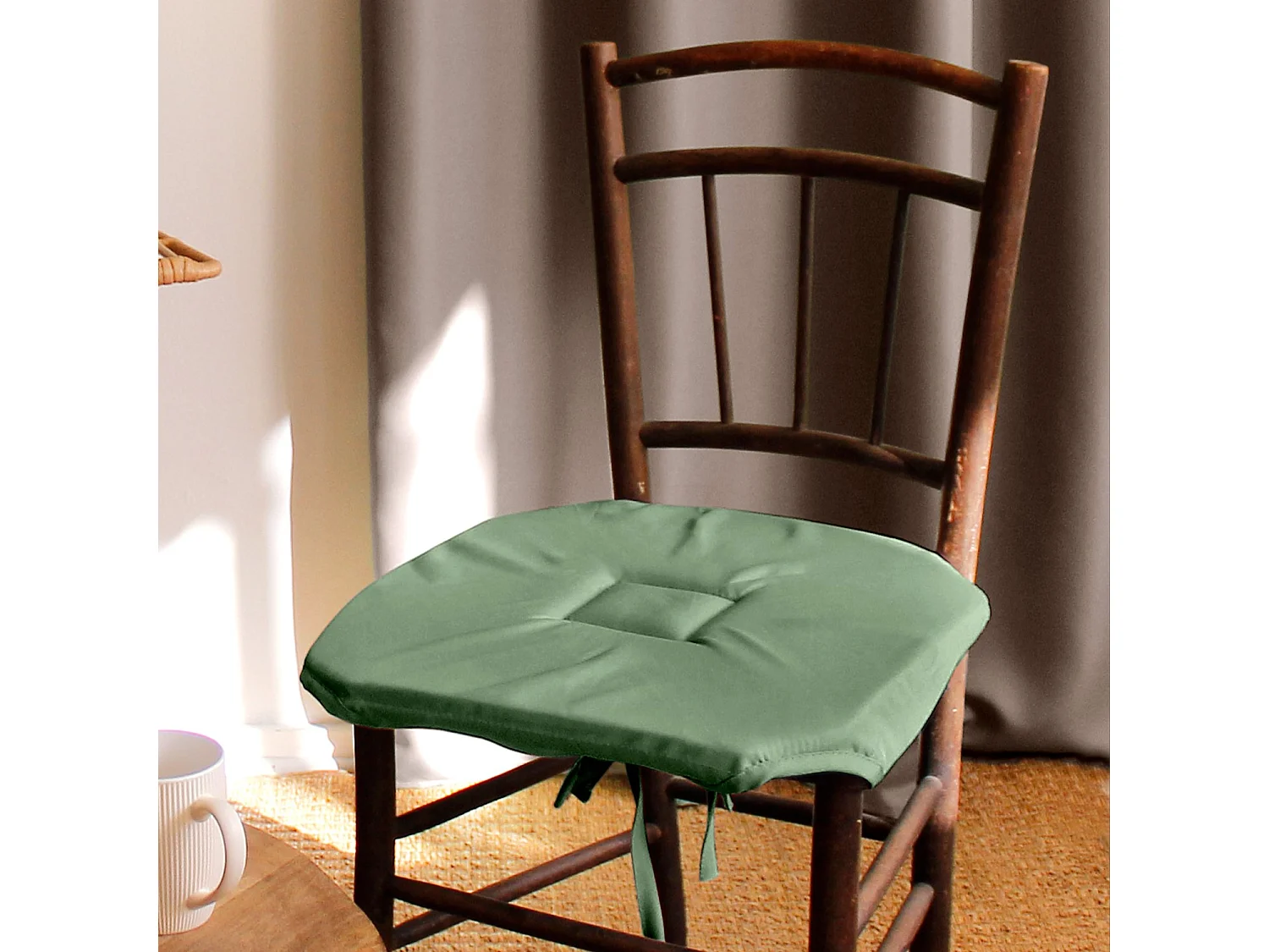 Lot de 4 galettes de chaise à rabat, 40x40 cm, vert argile, nouettes, 100% polyester certifié oeko-tex, collection Basic