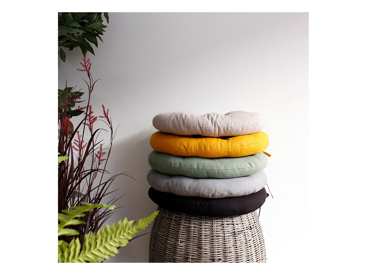 Lot de 4 galettes piquées, ronde 38cm, noir, avec nouettes, 100% coton, collection Panama