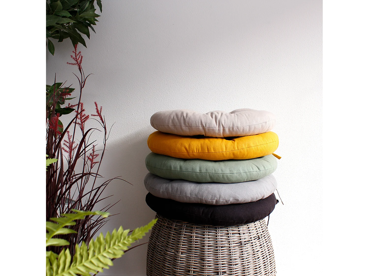 Lot de 4 galettes piquées, ronde 38cm, noir, avec nouettes, 100% coton, collection Panama