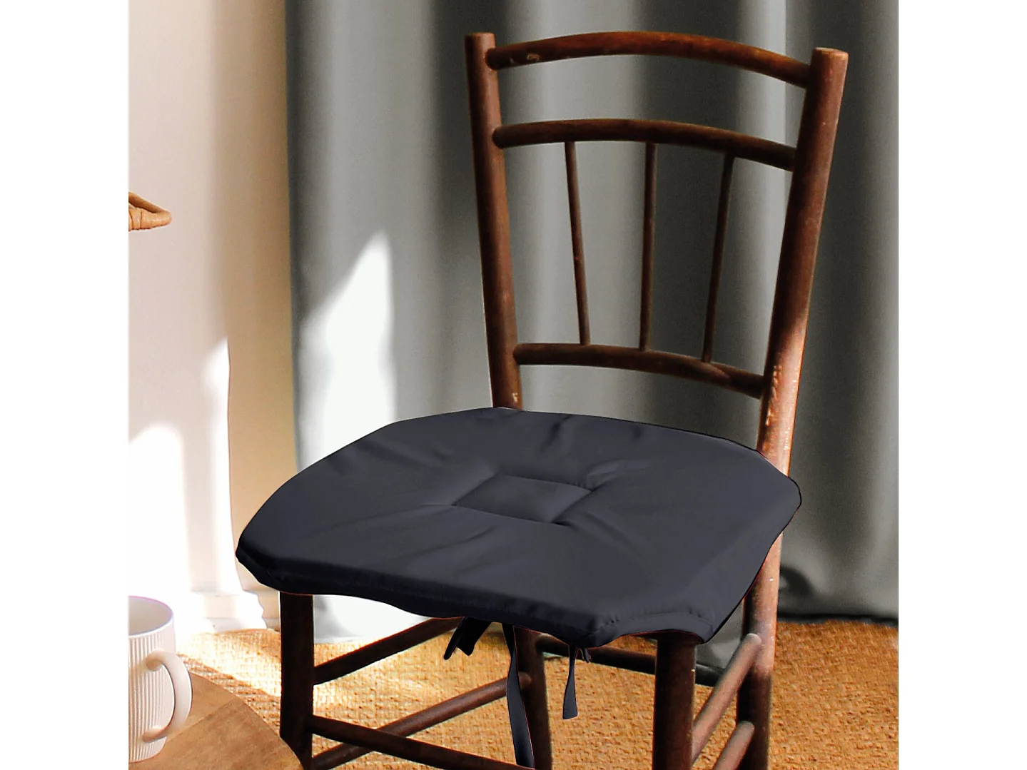 Lot de 4 galettes de chaise à rabat, 40x40 cm, gris foncé, avec nouettes, 100% polyester certifié oeko-tex, collection Basic