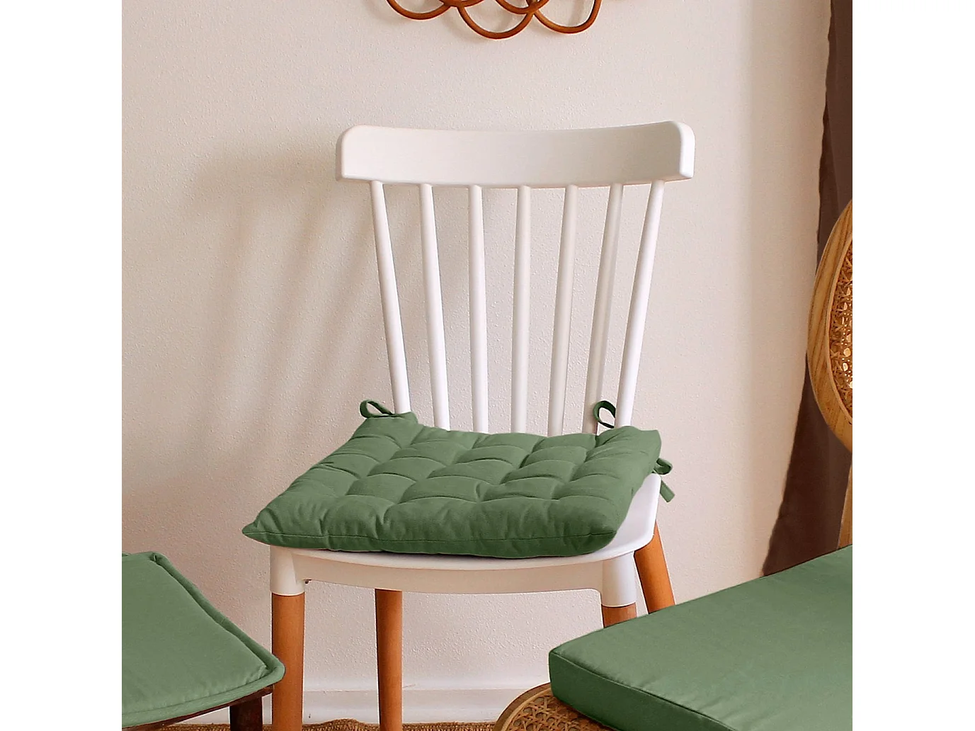 Lot de 6 galettes piquées, carré 38x38cm, vert argile, avec nouettes, 100% coton, collection Panama