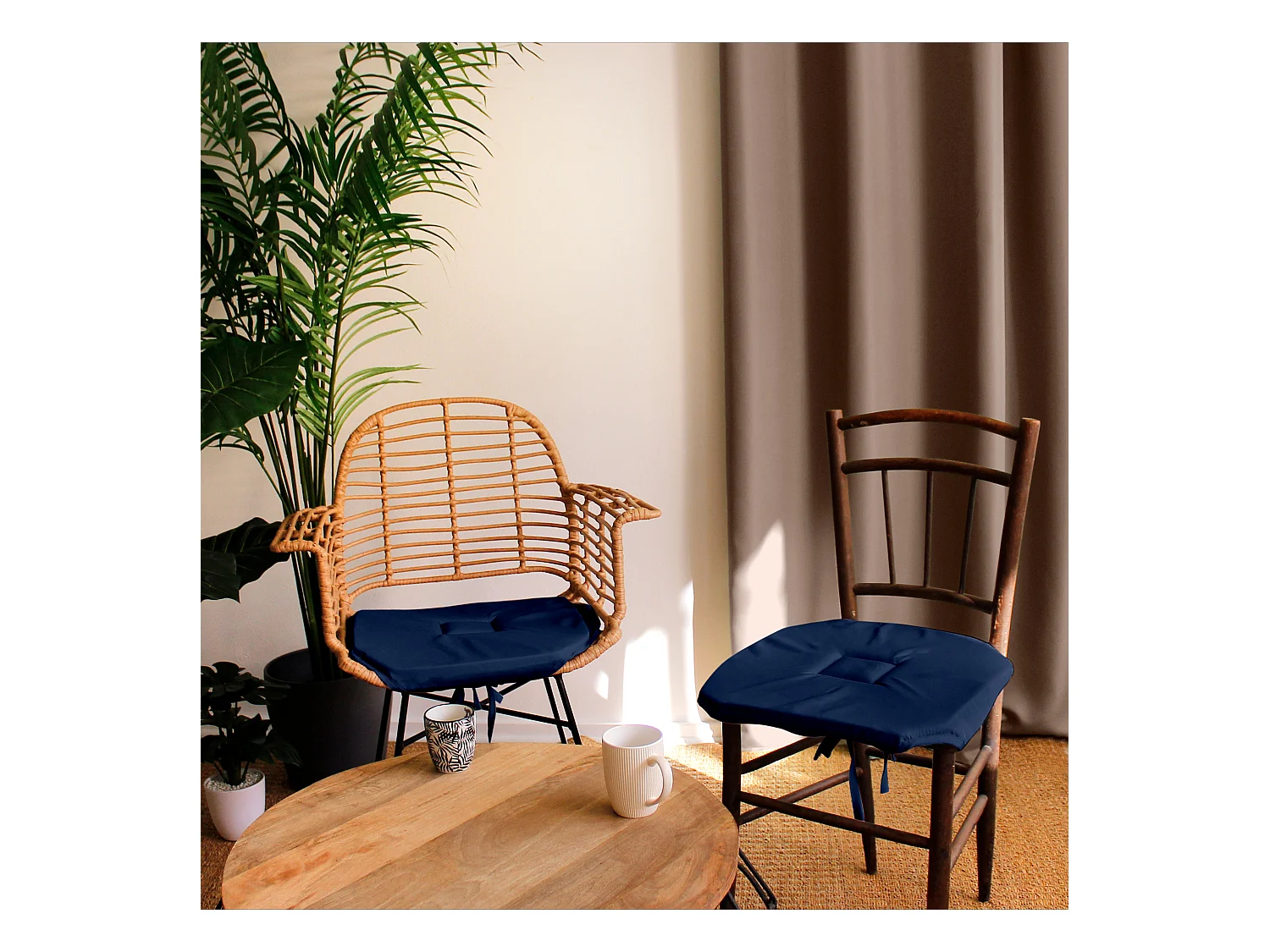 Lot de 4 galettes de chaise à rabat, 40x40 cm, bleu marine, nouettes, 100% polyester certifié oeko-tex, Collection Basic