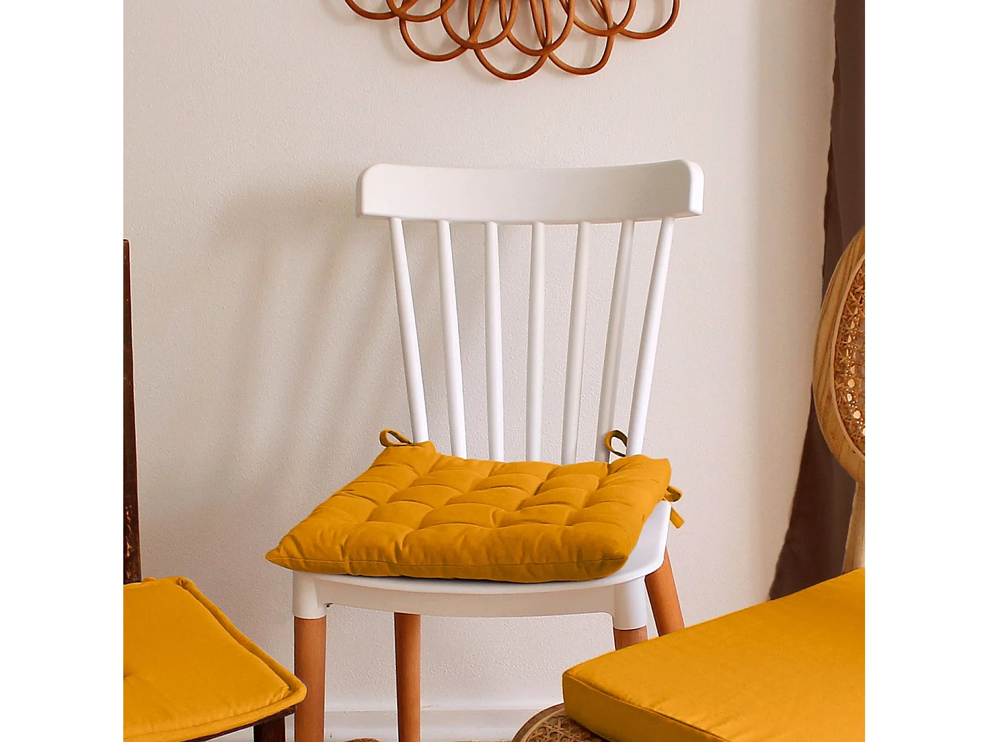 Lot de 6 galettes piquées, carré 38x38cm, jaune moutarde, avec nouettes, 100% coton, collection Panama