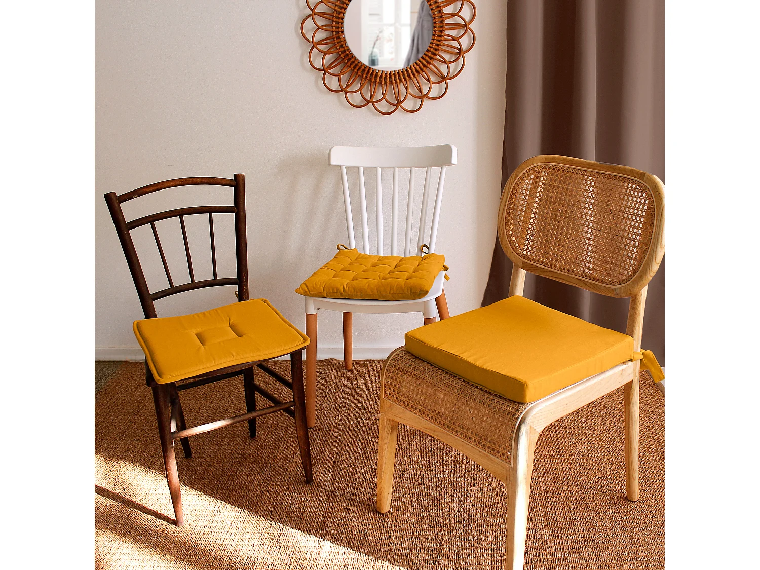 Lot de 6 galettes piquées, carré 38x38cm, jaune moutarde, avec nouettes, 100% coton, collection Panama