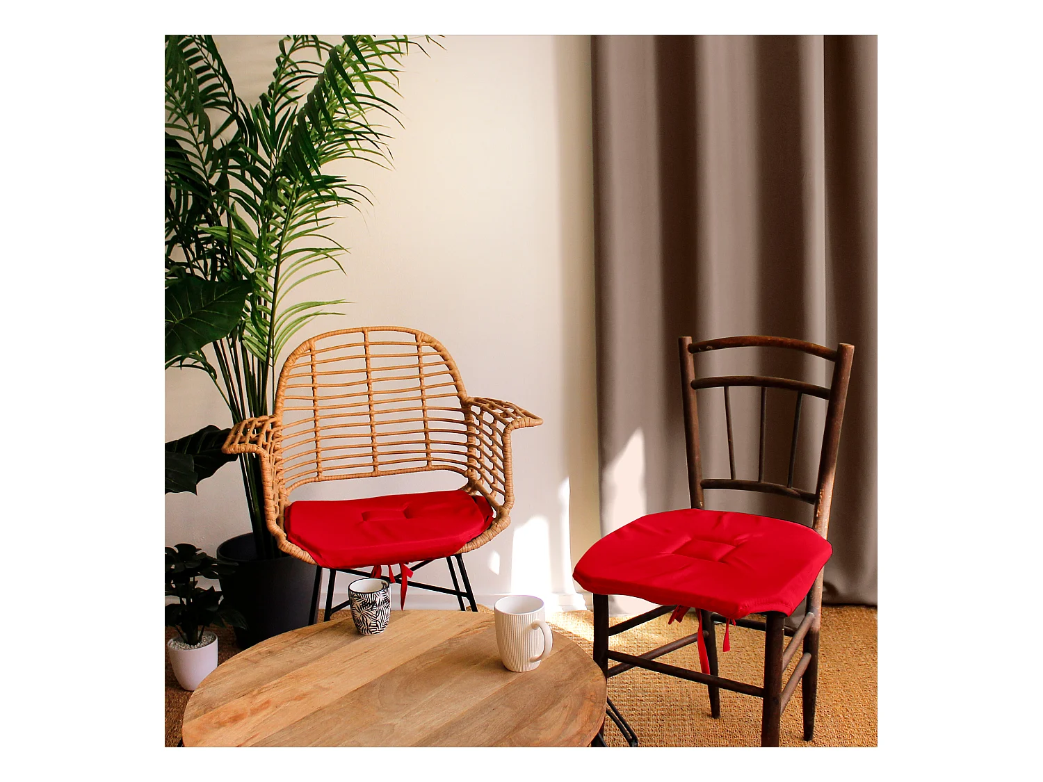 Lot de 4 galettes de chaise à rabat, 40x40 cm, rouge, avec nouettes, 100% polyester certifié oeko-tex, collection Basic