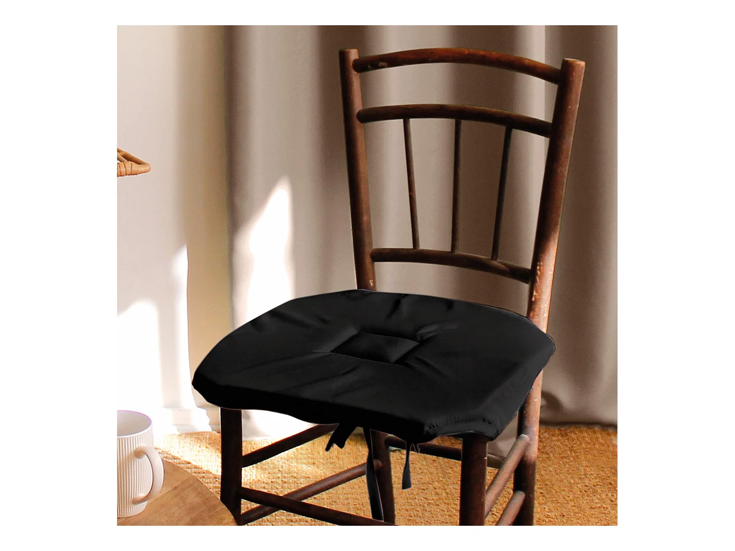 Set van 4 stoelkussens met klep, 40x40 cm, zwart, met noesten, 100% oeko-tex gecertificeerd polyester, Basic collectie