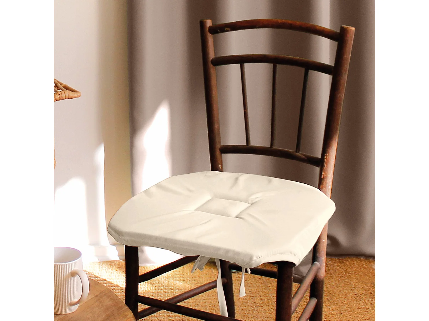 Lot de 4 galettes de chaise à rabat, 40x40 cm, écru, avec nouettes, 100% polyester certifié oeko-tex, collection Basic