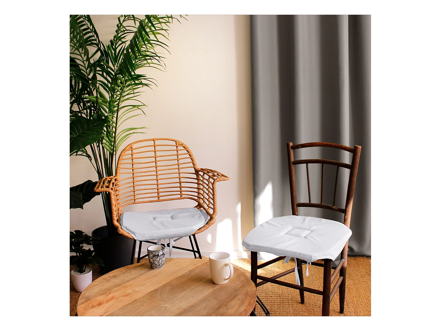 Lot de 4 galettes de chaise à rabat, 40x40 cm, blanc, avec nouettes, 100% polyester certifié oeko-tex, collection Basic