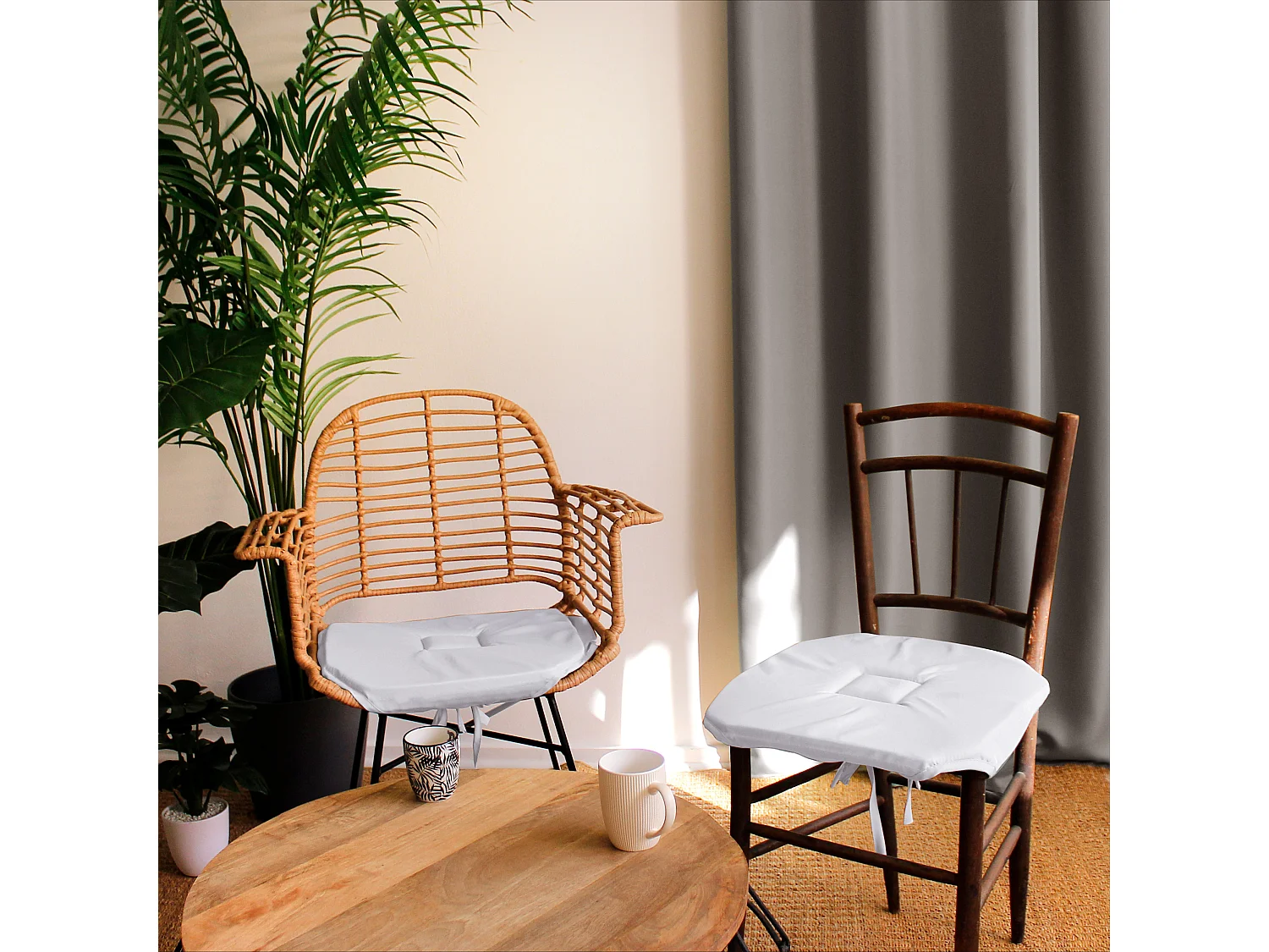 Lot de 4 galettes de chaise à rabat, 40x40 cm, blanc, avec nouettes, 100% polyester certifié oeko-tex, collection Basic