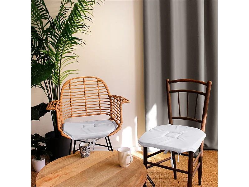 Lot de 4 galettes de chaise à rabat, 40x40 cm, blanc, avec nouettes, 100% polyester certifié oeko-tex, collection Basic