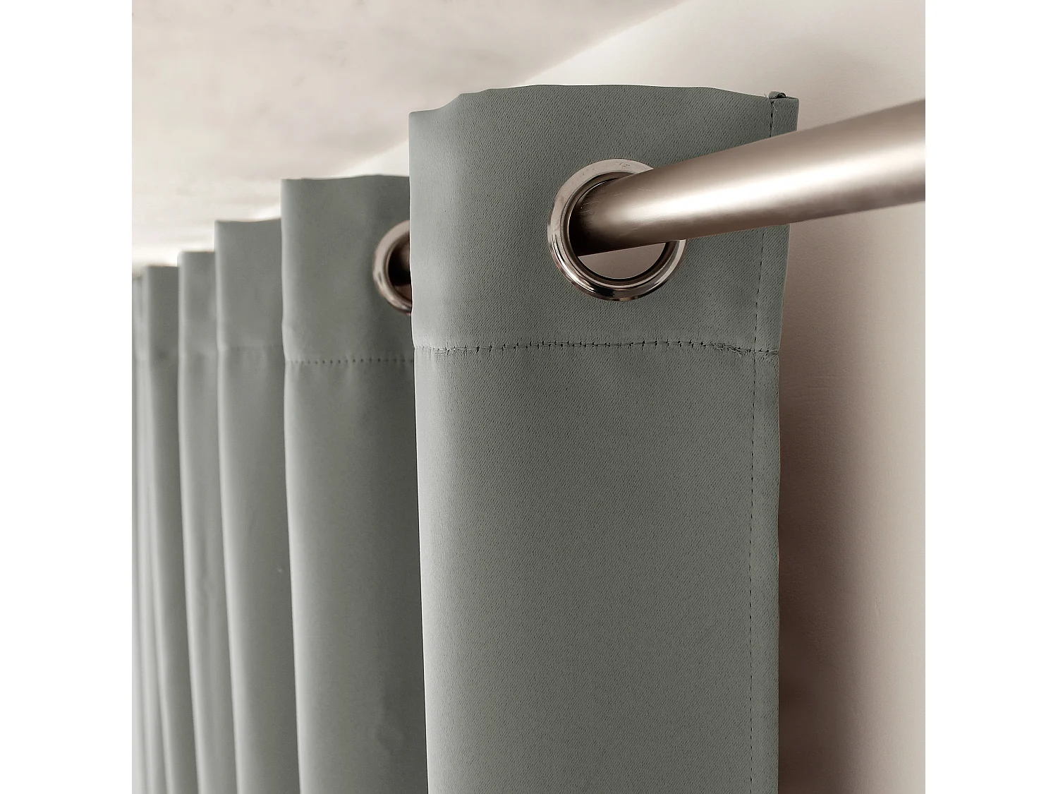 Set van 2 verduisterende gordijnen met zeilringen, grijs, 140x180cm, 100% polyester, Reglisse collectie