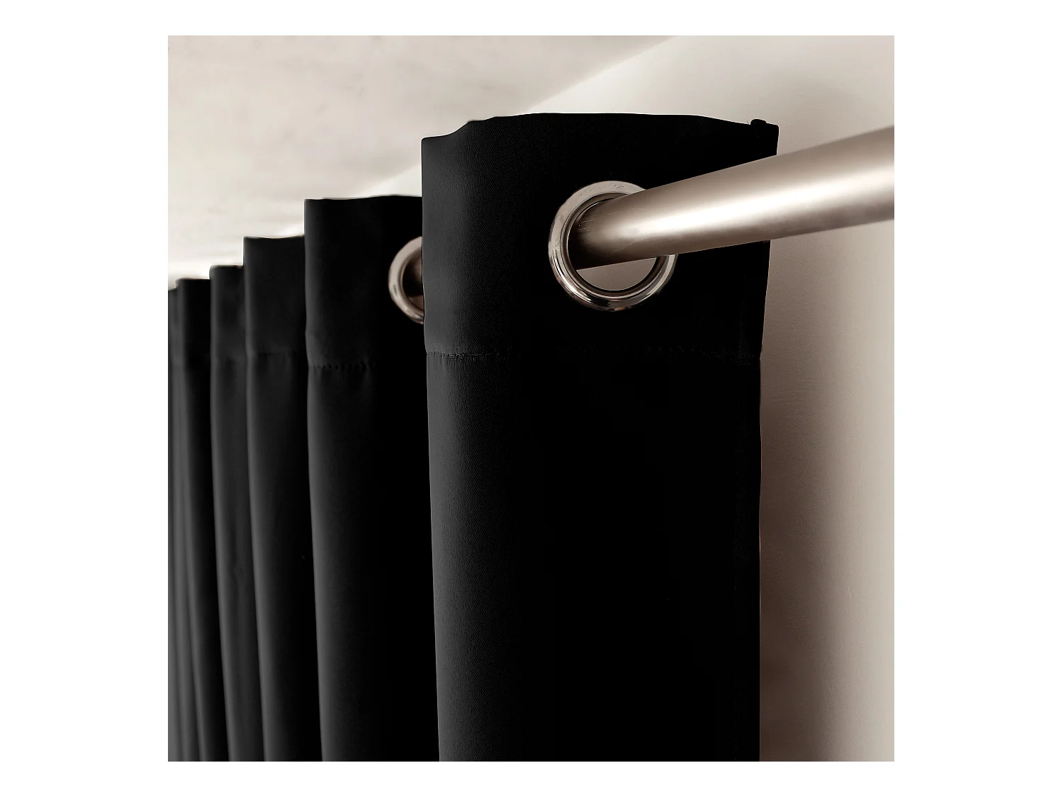 Lot de 2 rideaux occultant avec oeillets, noir, 140x180cm, 100% polyester, collection Réglisse