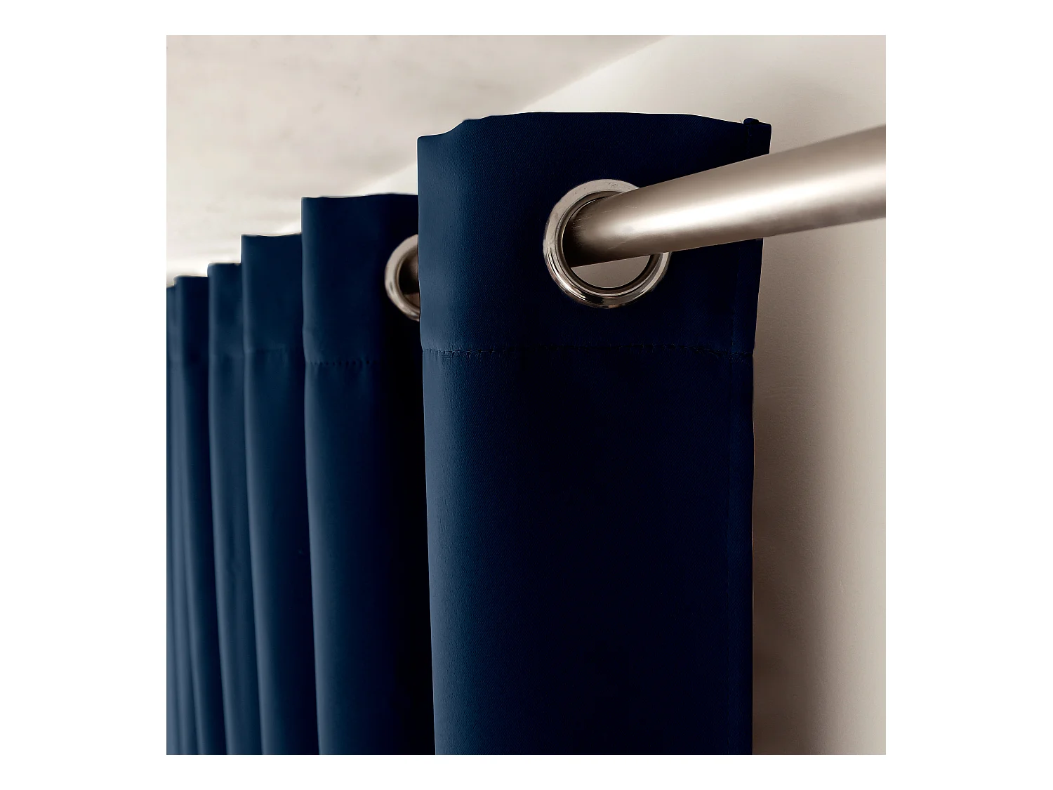 Set van 2 verduisterende gordijnen met oogjes, marineblauw, 140x180cm, 100% polyester, Reglisse collectie