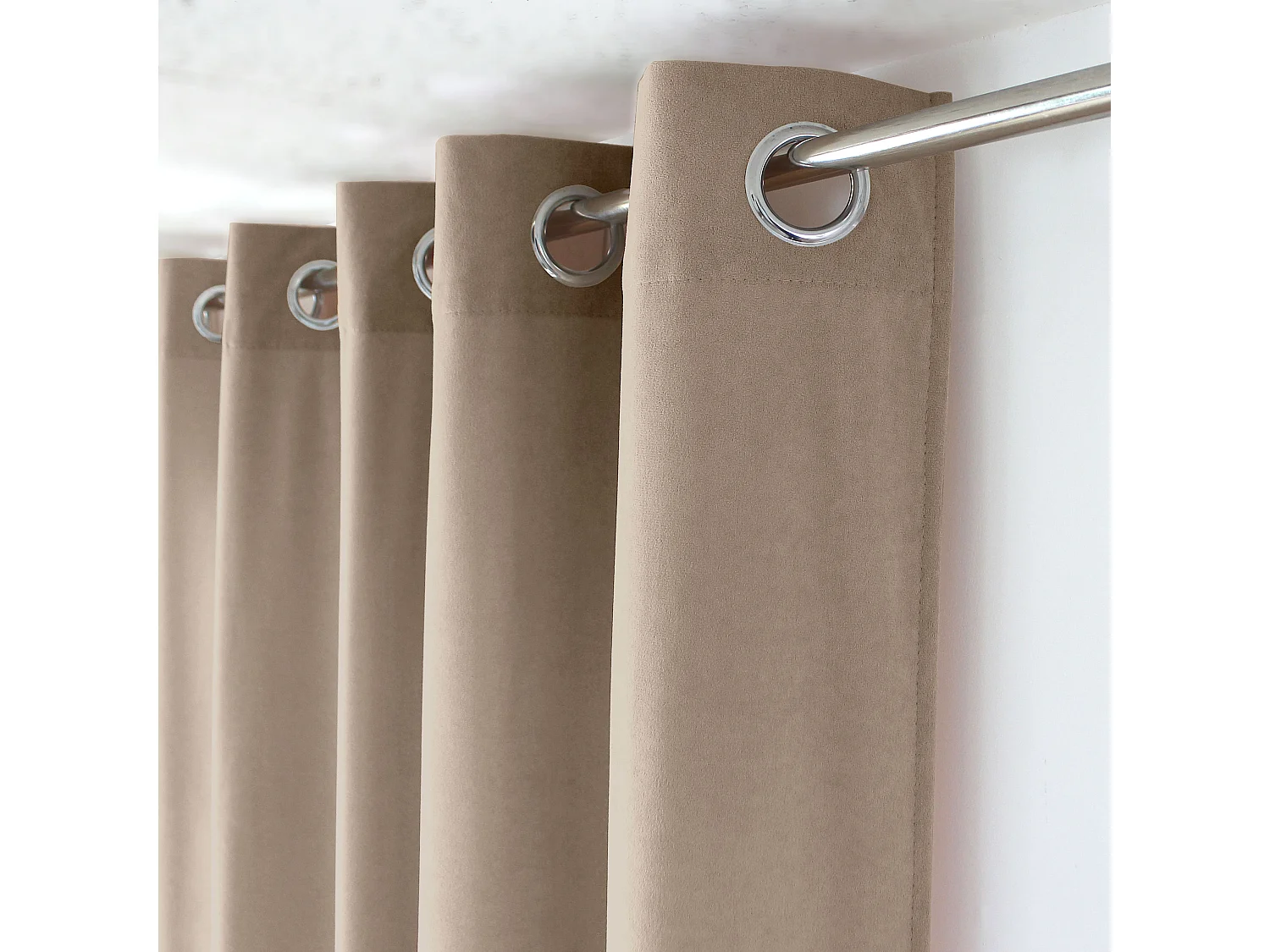 Lot de 2 Rideaux avec Œillets, Grande Hauteur, 140x260cm, Velours Ras, Collection Calin, CMADECO - Beige