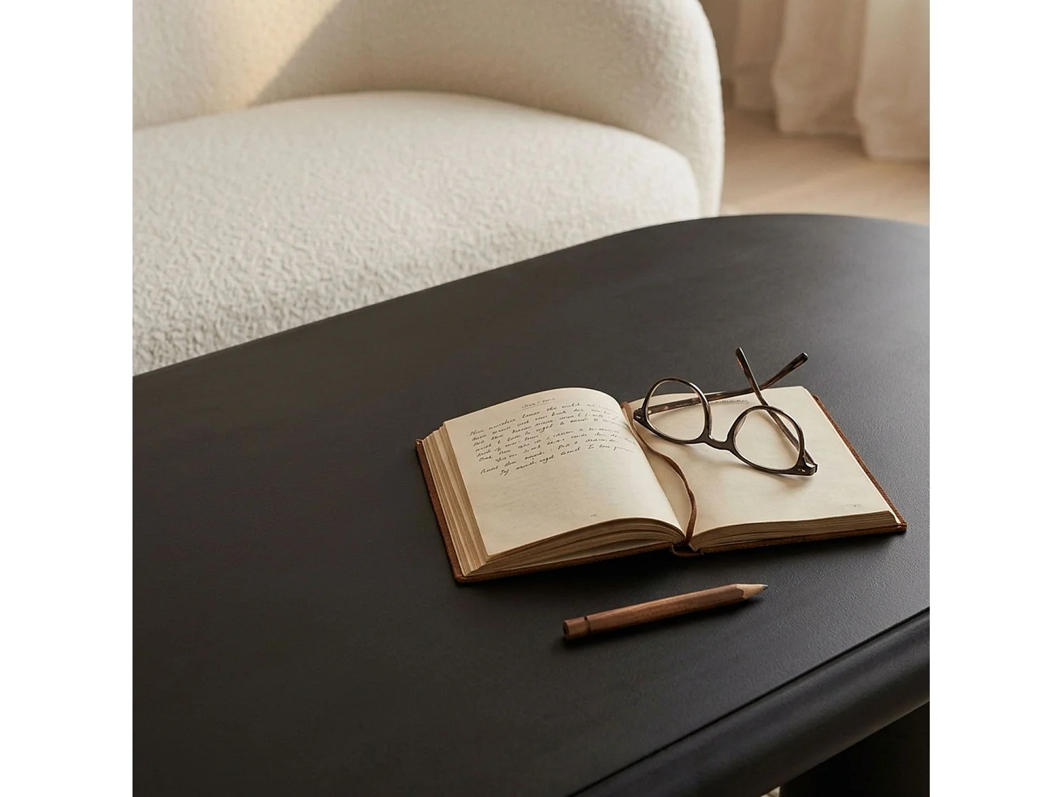 Table basse arrondie 160cm avec pieds colonnes Roady Noir