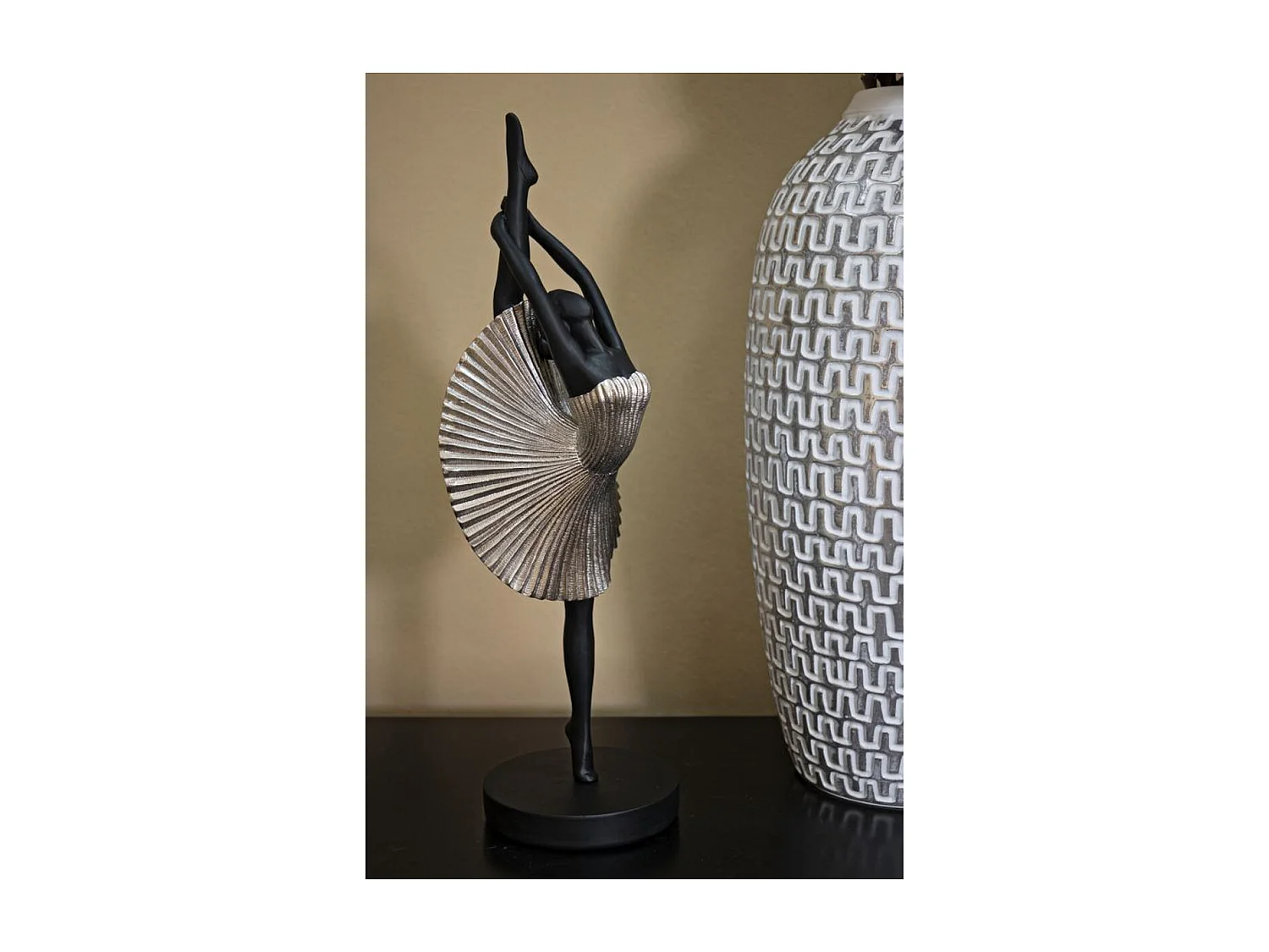 Escultura Dançarino 6, Preto, 14x14x42,5 cm, Seven Design