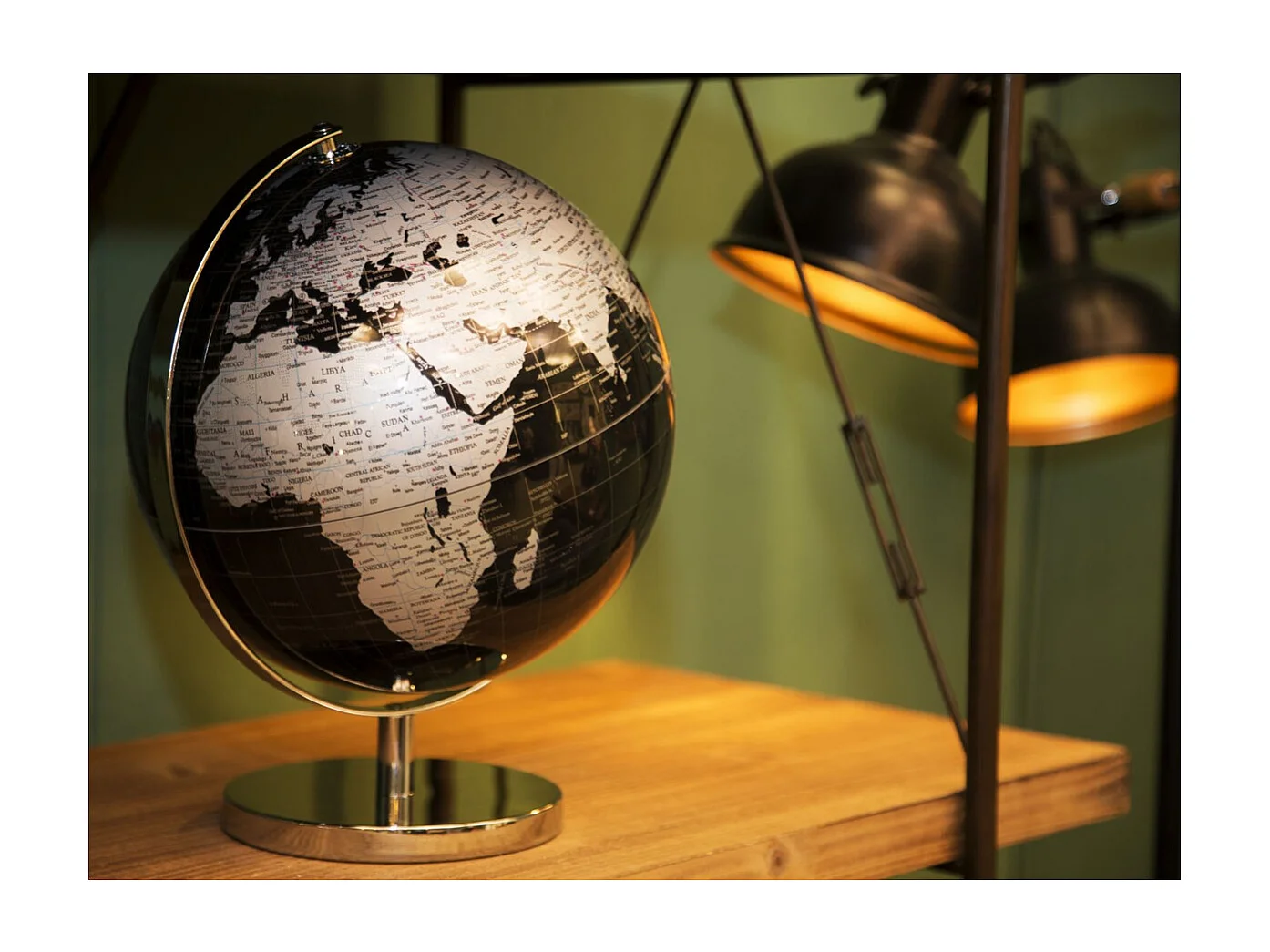 Globe de Table MF222, Noir, 25x25x34 cm, Seven Design