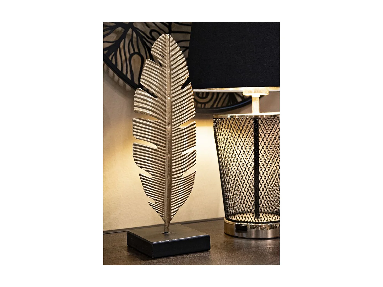 Sculpture Feuille 75, Or, 10x10x34 cm, Seven Design