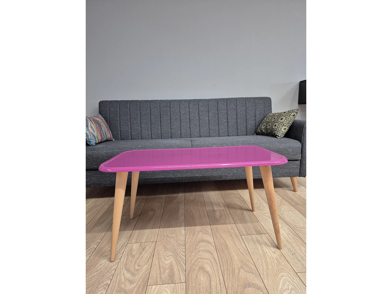 Bohemia Table Basse 90 cm avec Pieds en Bois (Prune)