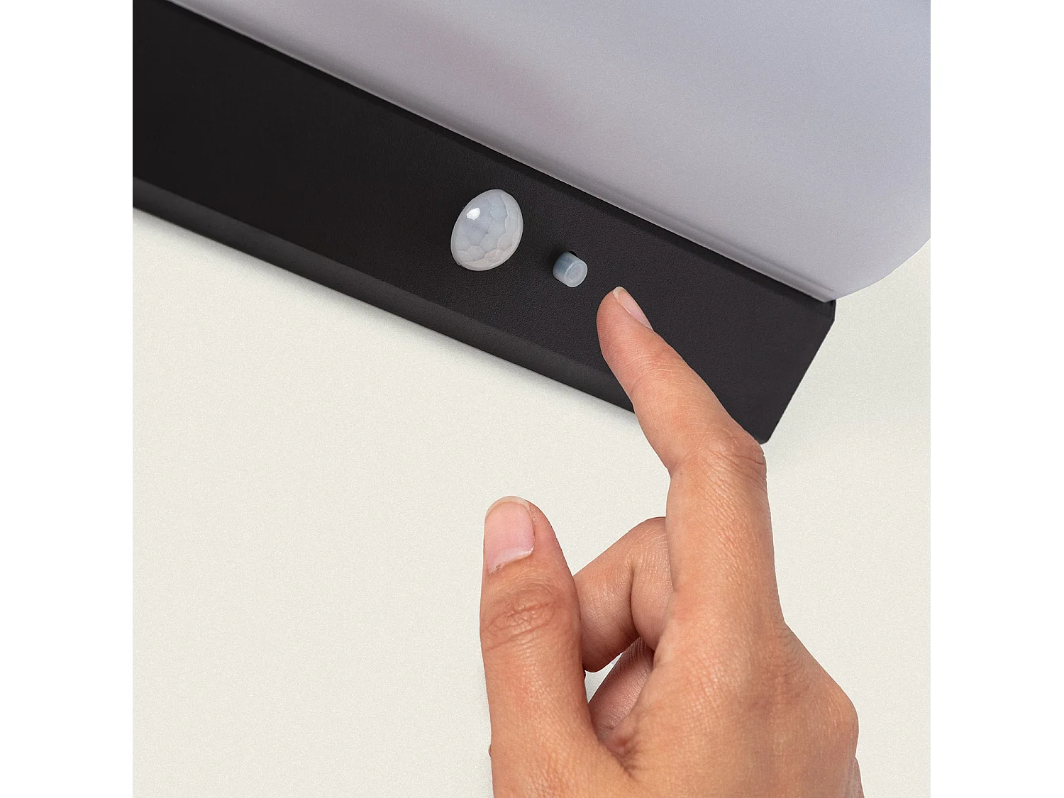 Applique da Parete per Esterni Solare LED 5W Alluminio con Sensore di Movimento Goran Nero