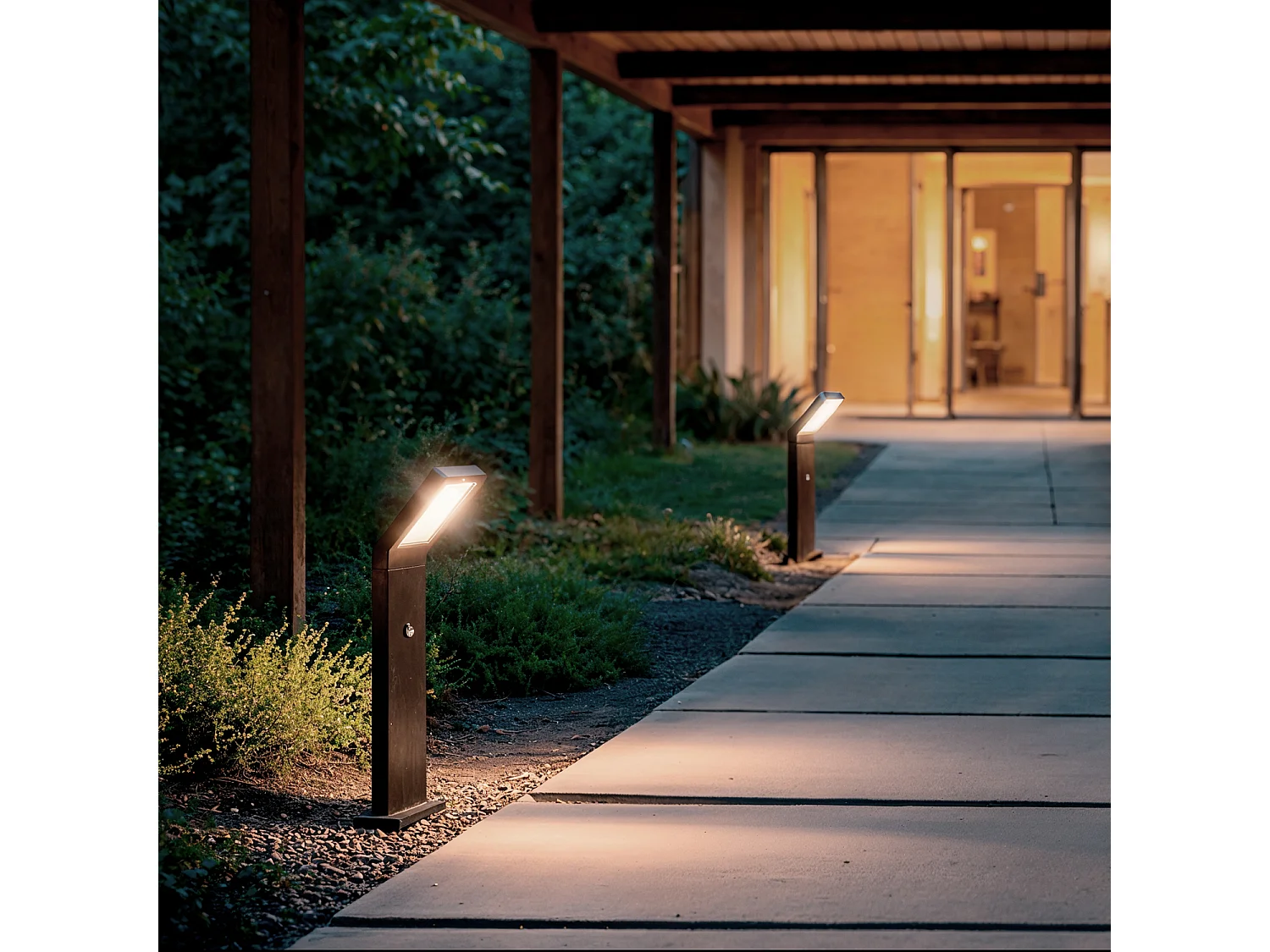 Balise Extérieure LED 9.5W en Saillie sur Pied 50cm Aluminium avec Détecteur de Mouvement Legacy Noir