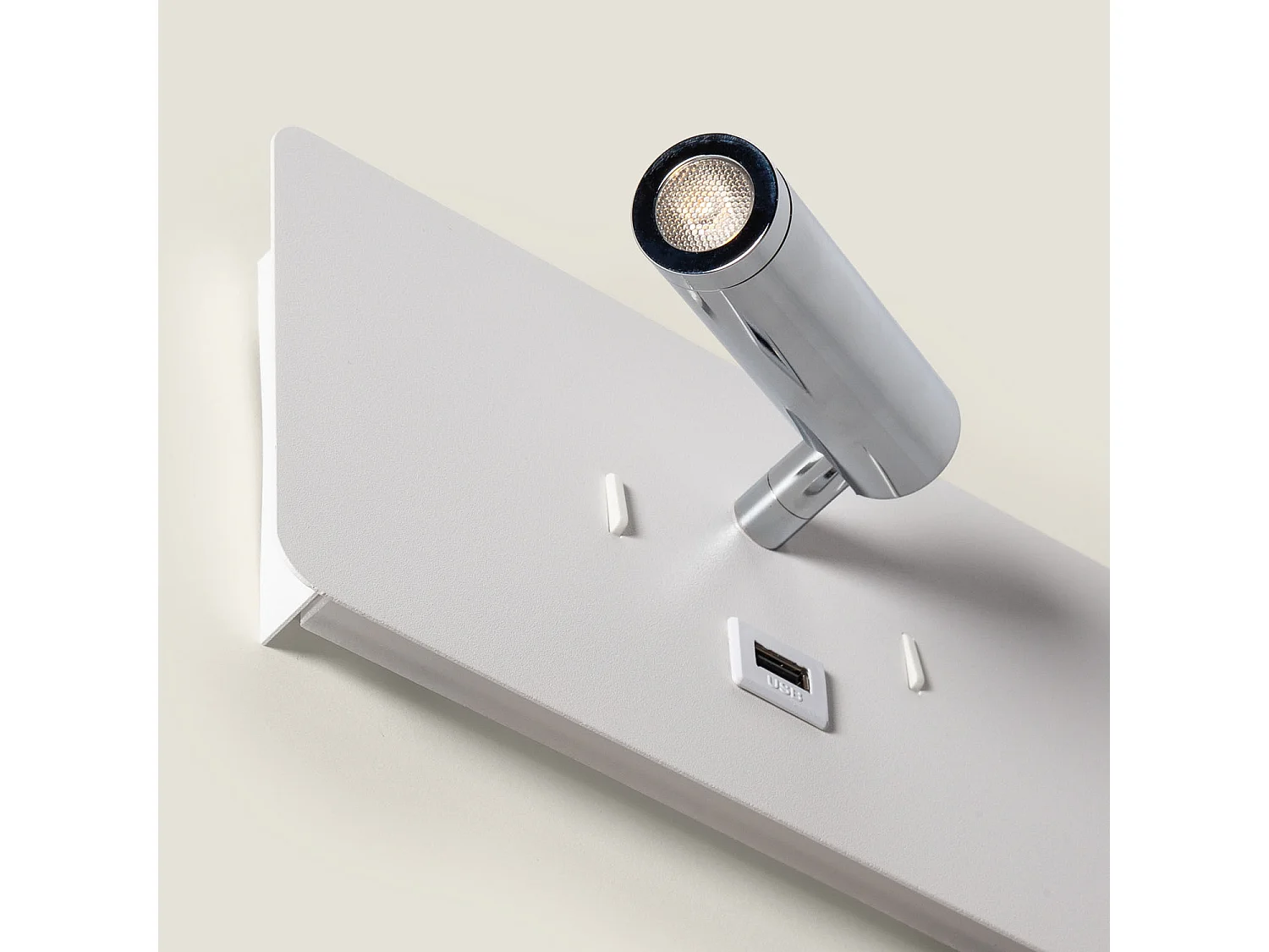 Lámpara de Pared con Luz de Lectura LED 8W Metal y Puerto USB Rossey Blanco